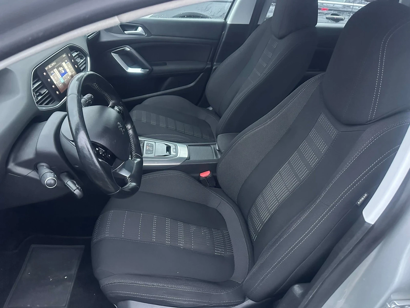 Peugeot 308 2.0 HDI NAVI, снимка 8 - Автомобили и джипове - 53951638