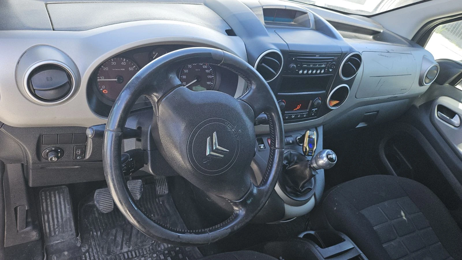 Citroen Berlingo, снимка 5 - Автомобили и джипове - 54270287