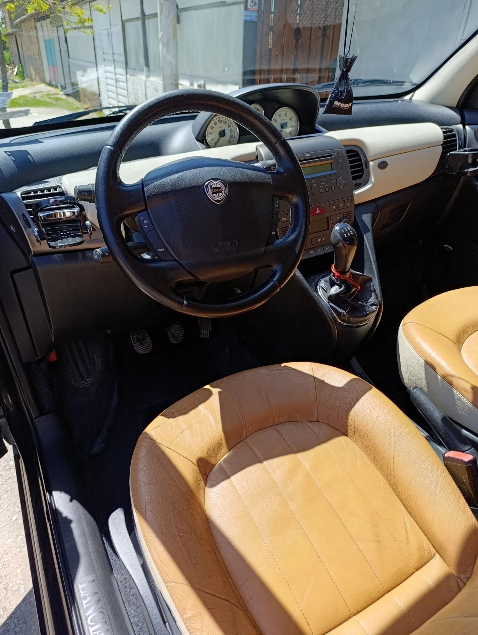 Lancia Ypsilon 1.3 multi jet 2005г., 75hp, верига, снимка 11 - Автомобили и джипове - 54343413