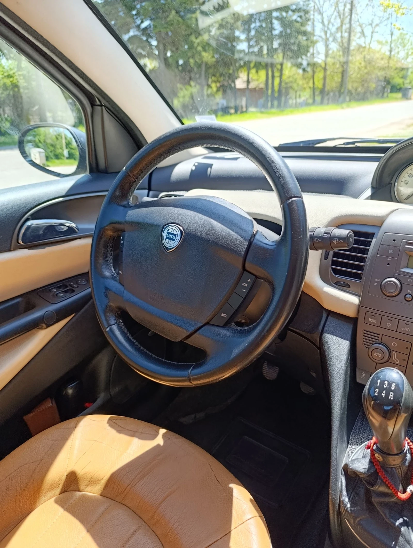 Lancia Ypsilon 1.3 multi jet 2005г., 75hp, верига, снимка 10 - Автомобили и джипове - 54343413