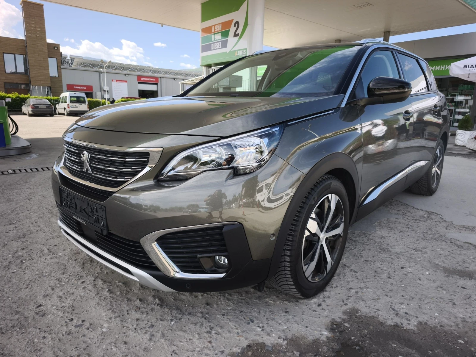 Peugeot 5008 16HDI ALURRE FULL SERVICE IN PEUGEOT NEW