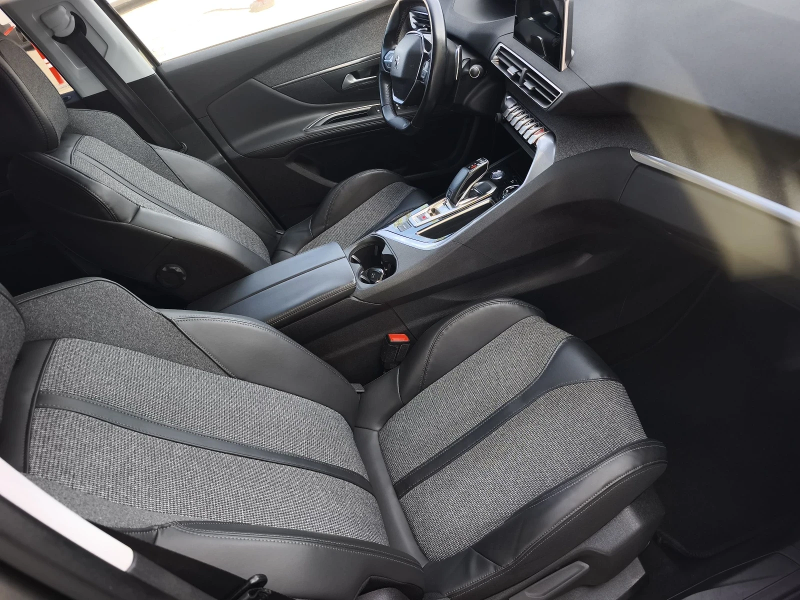 Peugeot 5008 16HDI ALURRE FULL SERVICE IN PEUGEOT NEW, снимка 10 - Автомобили и джипове - 54559055