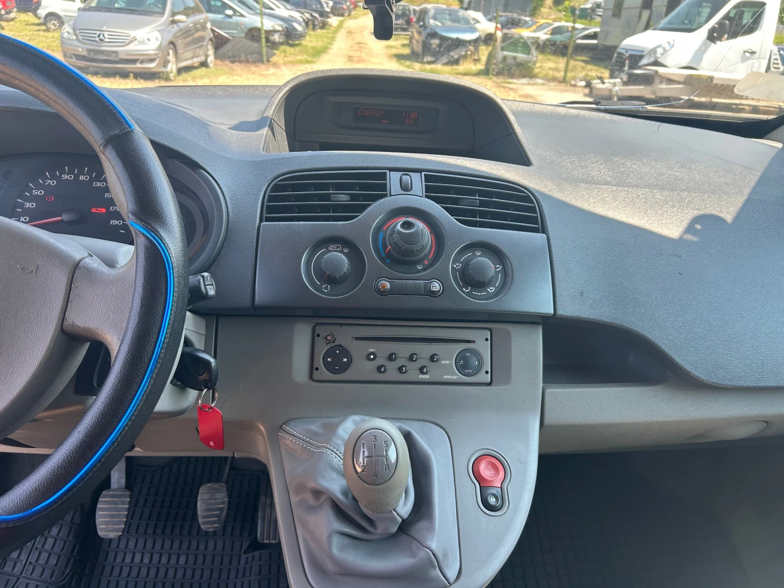 Renault Kangoo 1, 5dci 70ps, снимка 11 - Автомобили и джипове - 55099750