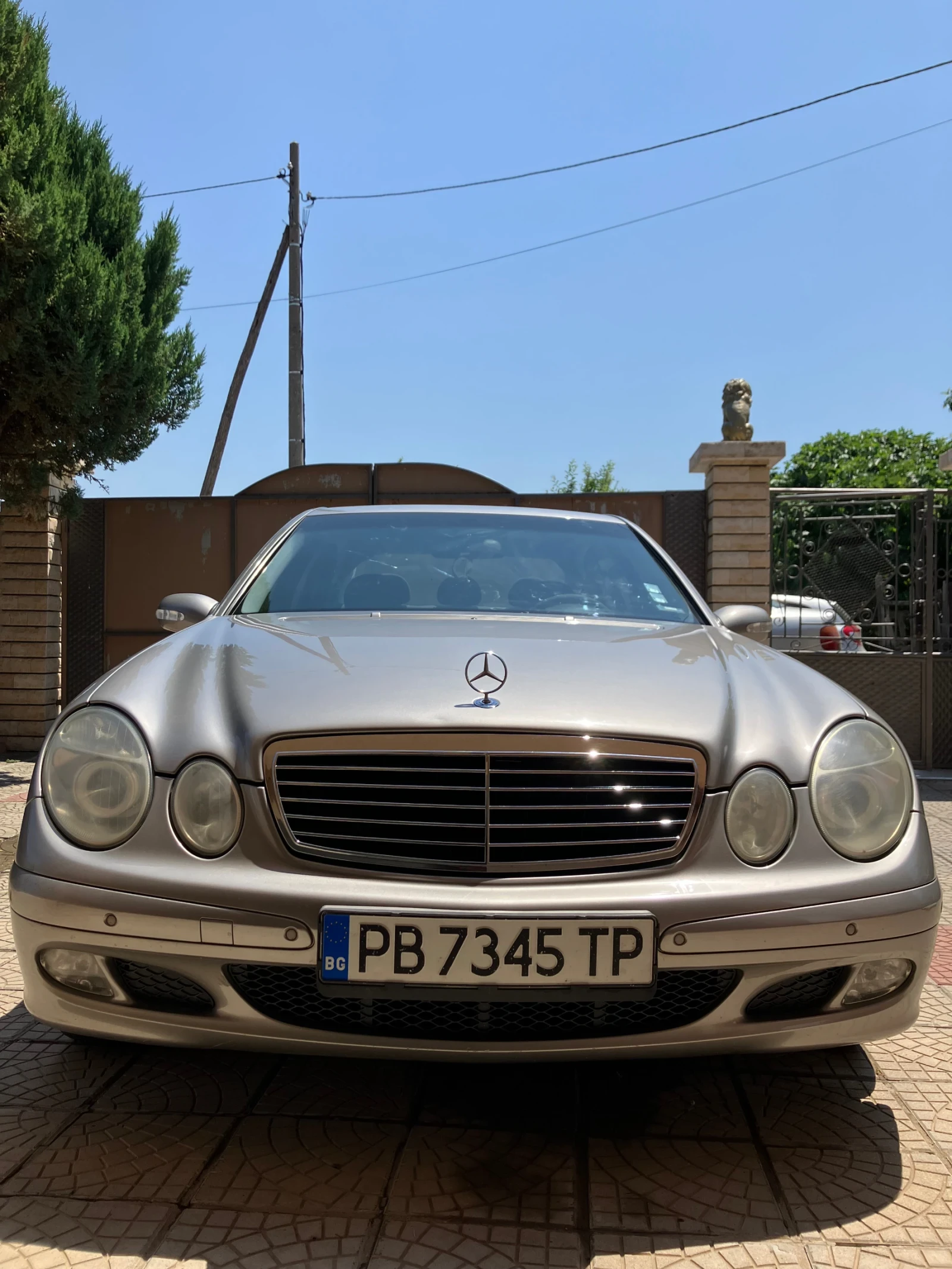 Mercedes-Benz E 220