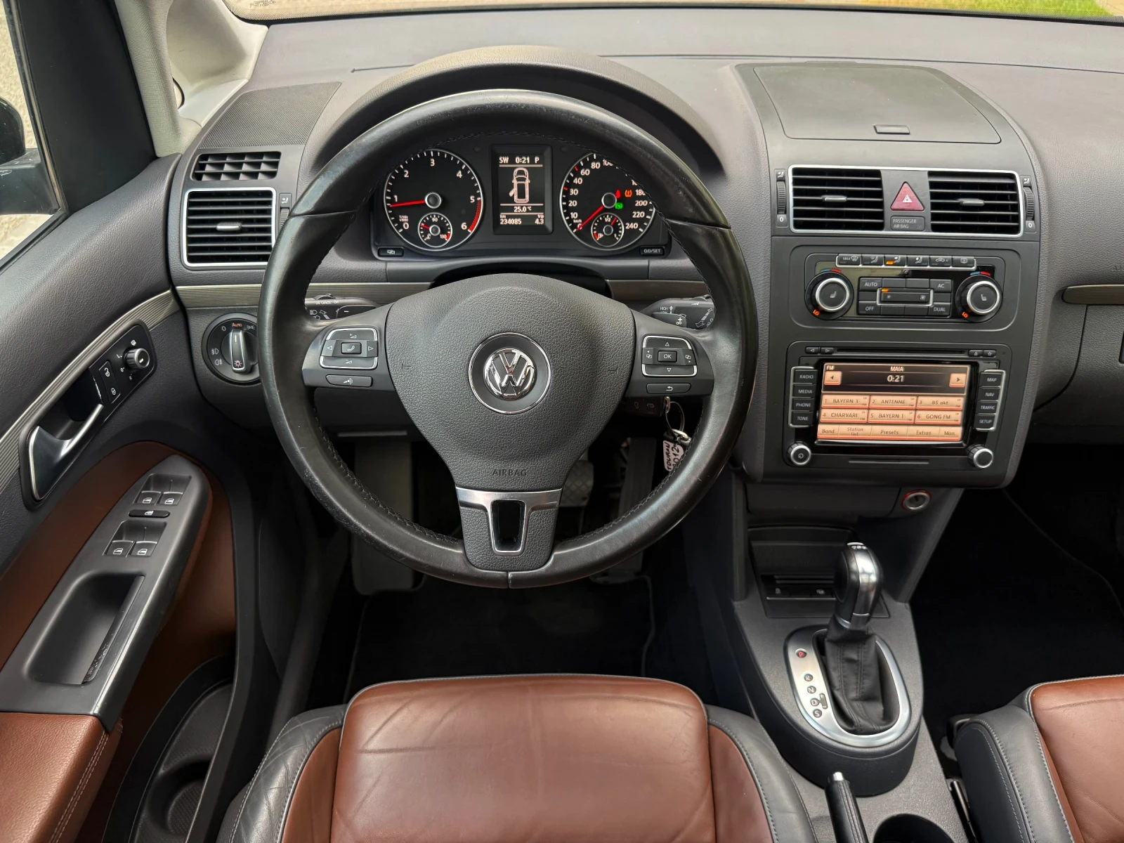 VW Touran 2.0TDI DSG HIGHLINE, снимка 10 - Автомобили и джипове - 55837856