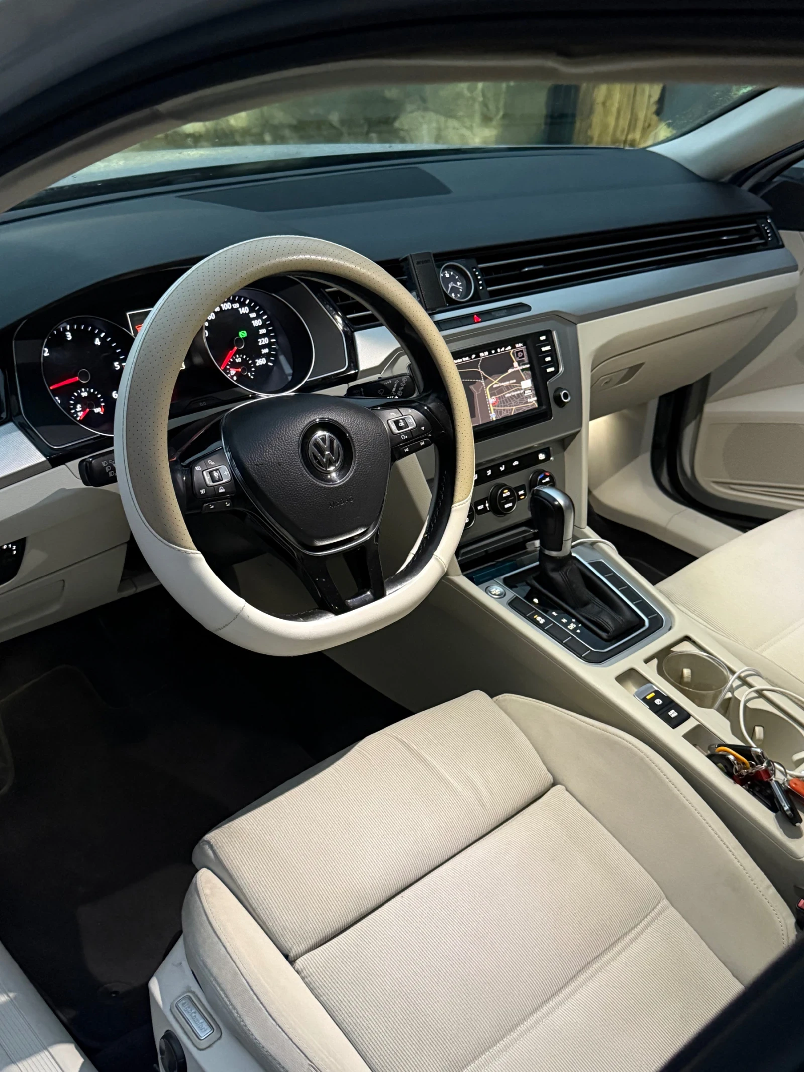 VW Passat 1.6 TDI 120 кс., снимка 6 - Автомобили и джипове - 56274725
