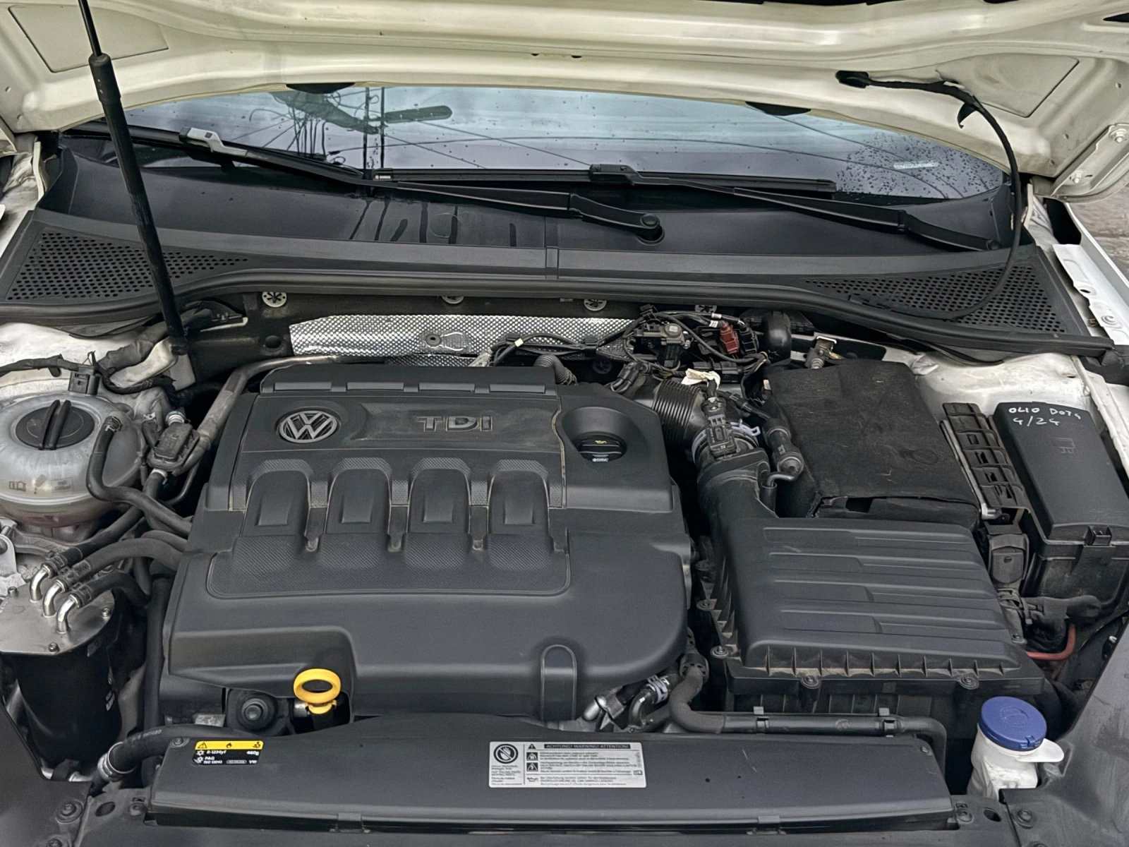 VW Passat 1.6 TDI 120 кс., снимка 8 - Автомобили и джипове - 56274725