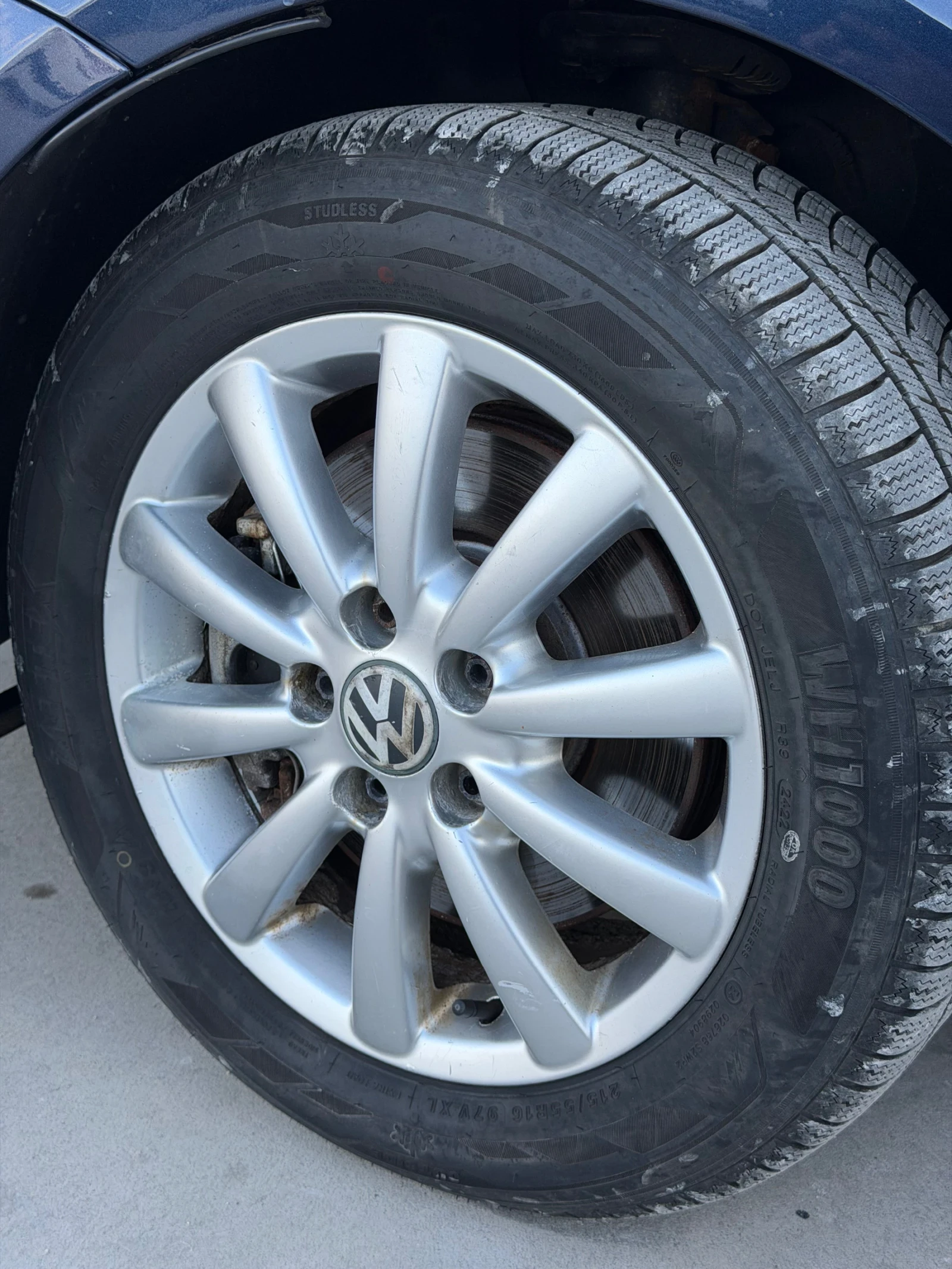 VW Touran 2.0 TDI, снимка 14 - Автомобили и джипове - 56357817