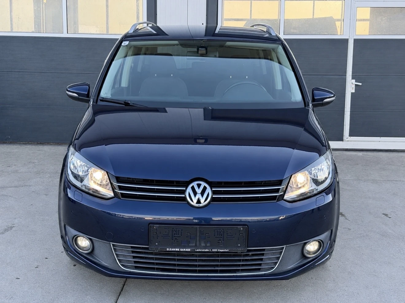 VW Touran 2.0 TDI, снимка 3 - Автомобили и джипове - 56357817