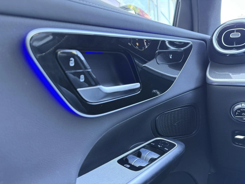 Mercedes-Benz GLC 300 d* 4M* AMG* DISTR* PANO* CAM* , снимка 9 - Автомобили и джипове - 51994884