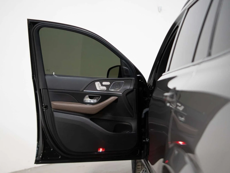 Mercedes-Benz GLS * AMG GLS63 * CARFAX * БЕЗ ПЪРВОНАЧАЛНА ВНОСКА, снимка 9 - Автомобили и джипове - 53161528