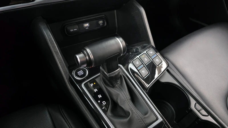 Kia Sportage 2.0CRDI/4x4/Пълна сервизна !!!, снимка 13 - Автомобили и джипове - 53417466