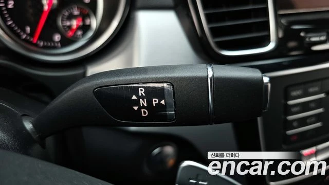 Mercedes-Benz GLE 350, снимка 9 - Автомобили и джипове - 56077592