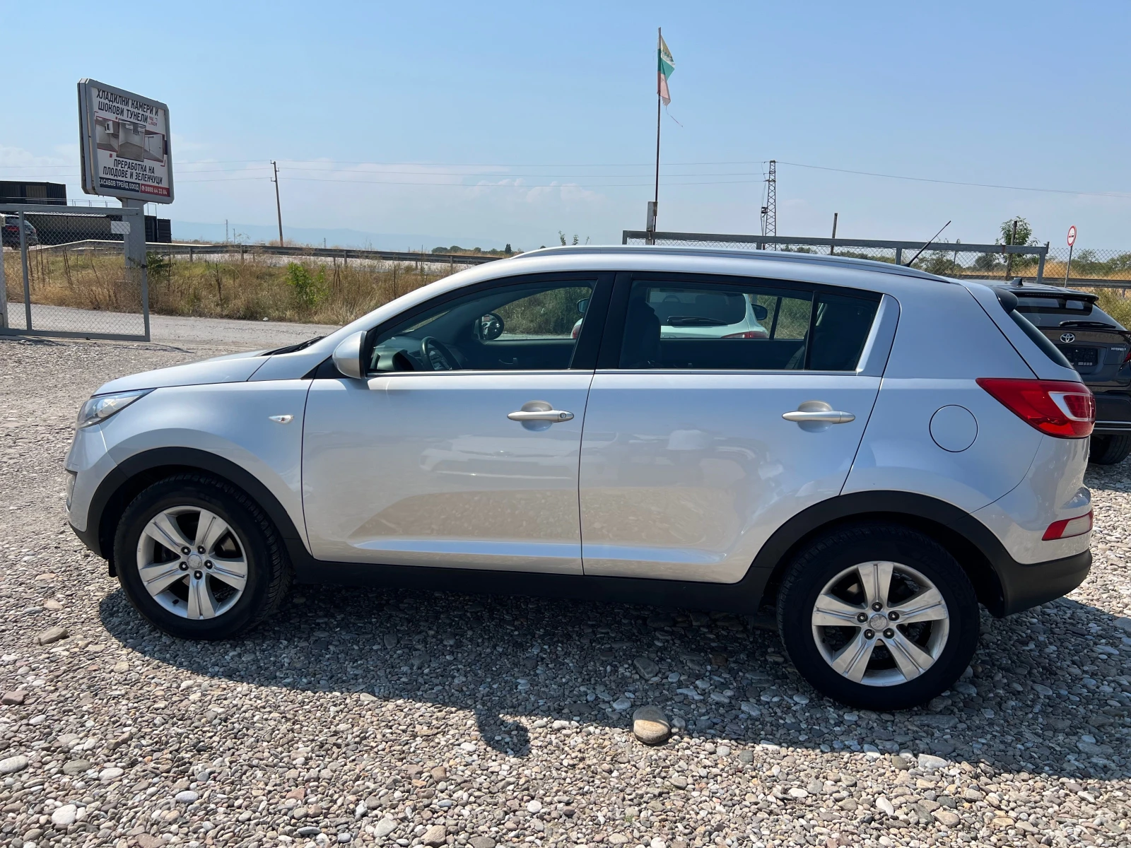 Kia Sportage 2.0 I(КАТО НОВА) - изображение 8