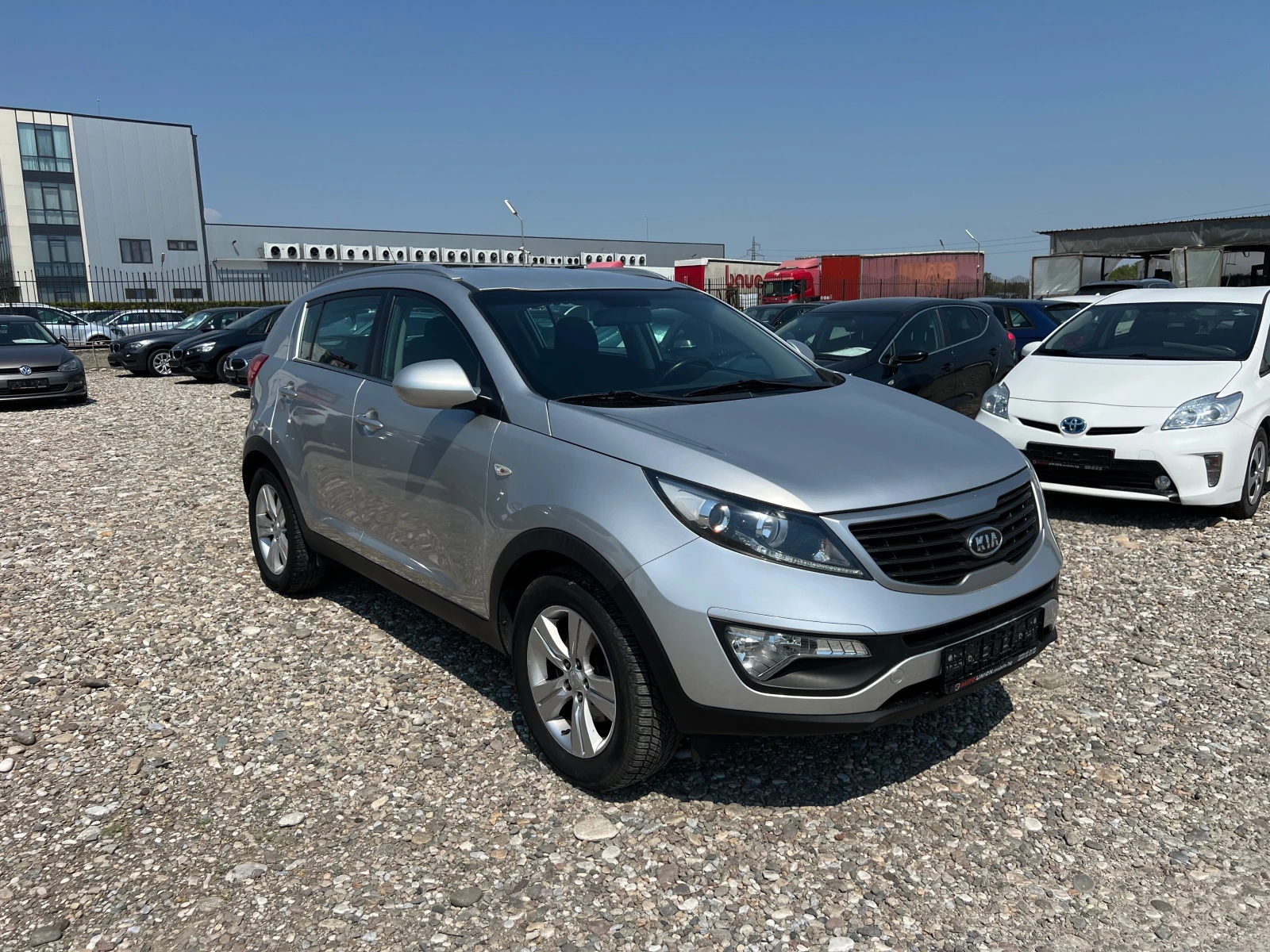 Kia Sportage 2.0 I(КАТО НОВА) - изображение 3