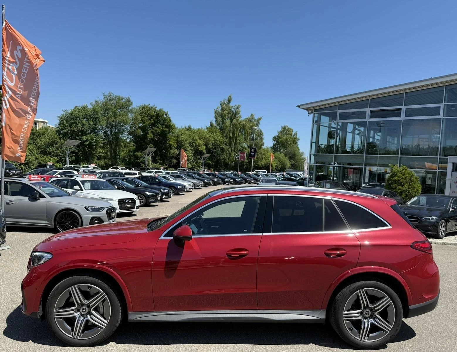 Mercedes-Benz GLC 300 d* 4M* AMG* DISTR* PANO* CAM*  - изображение 8