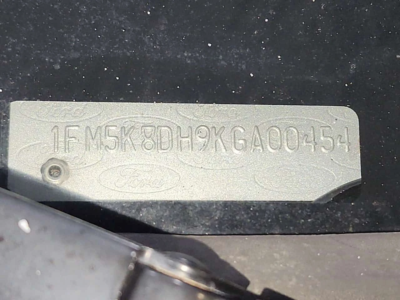 Ford Explorer XLT AWD * ПАНОРАМА* КОЖА/АЛКАНТАРА* ПОДГРЕВИ*  - изображение 9