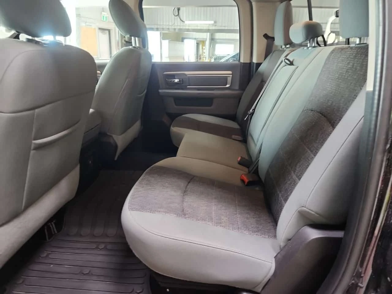 Dodge RAM 1500 * WARLOCK CREW CAB SHORT BED * CARFAX * ЦЕНА ДО БГ, снимка 17 - Автомобили и джипове - 54961563