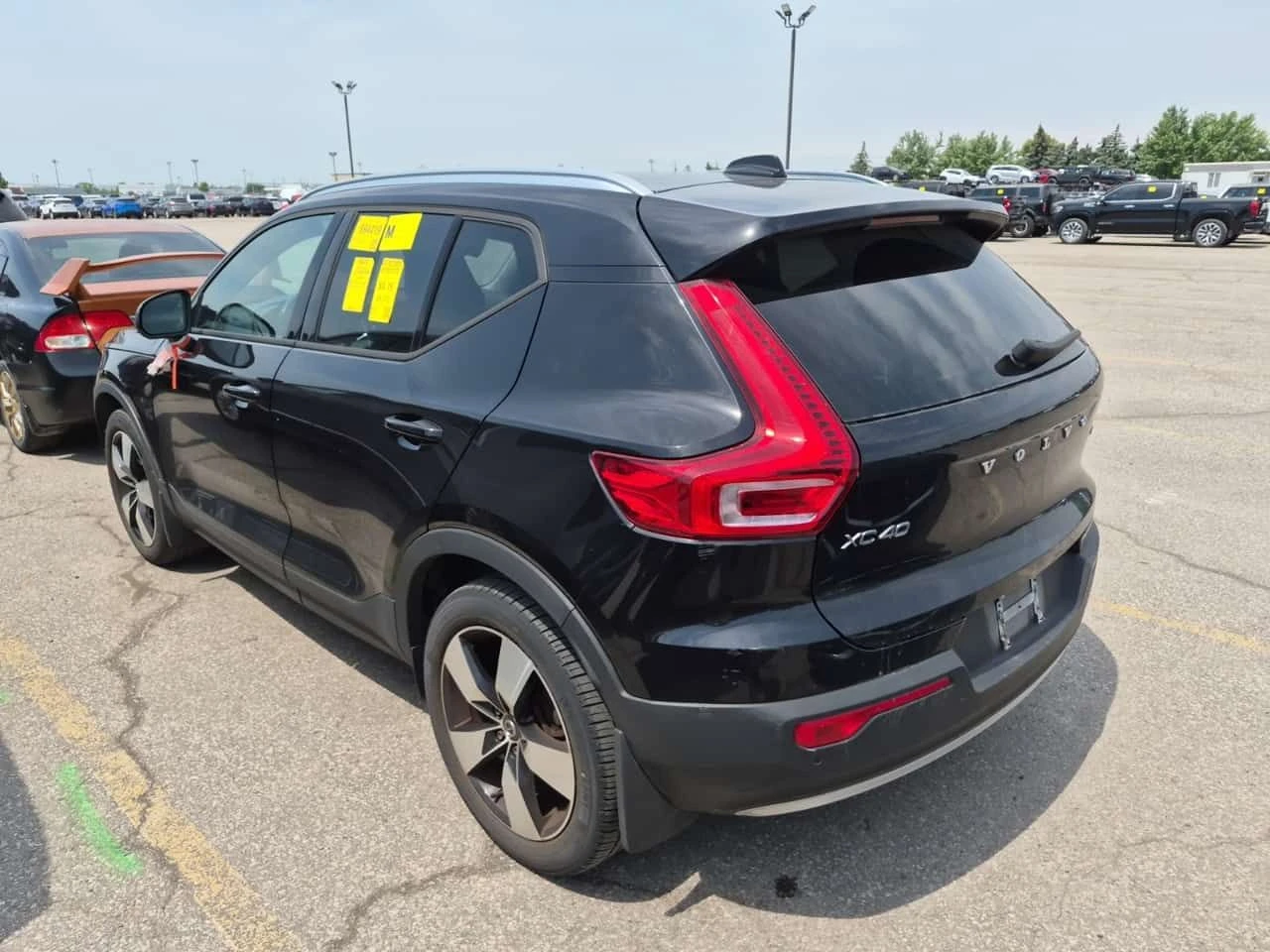 Volvo XC40 | MOMENTUM | CARFAX | БЕЗ ПЪРВОНАЧАЛНА ВНОСКА, снимка 6 - Автомобили и джипове - 55094325