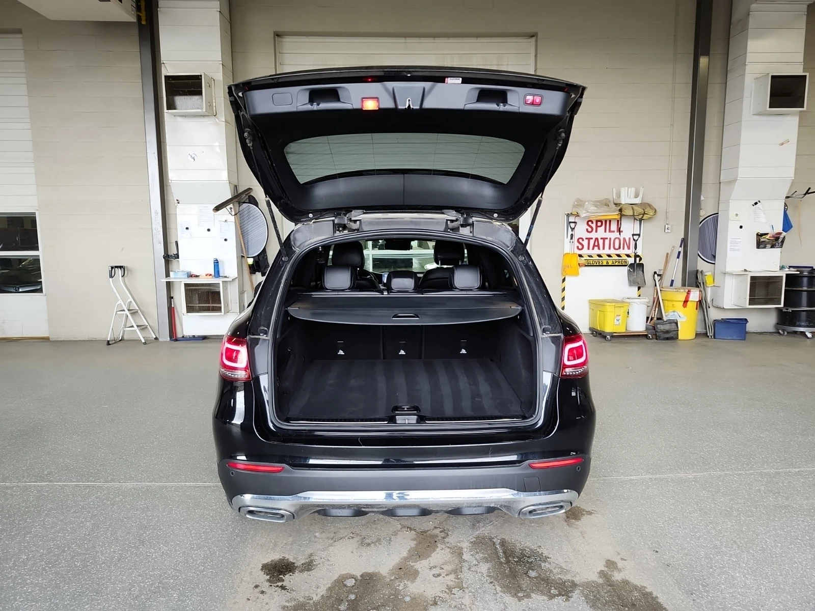Mercedes-Benz GLC 300 ПРОГНОЗНА ЦЕНА до БГ, снимка 11 - Автомобили и джипове - 55666885
