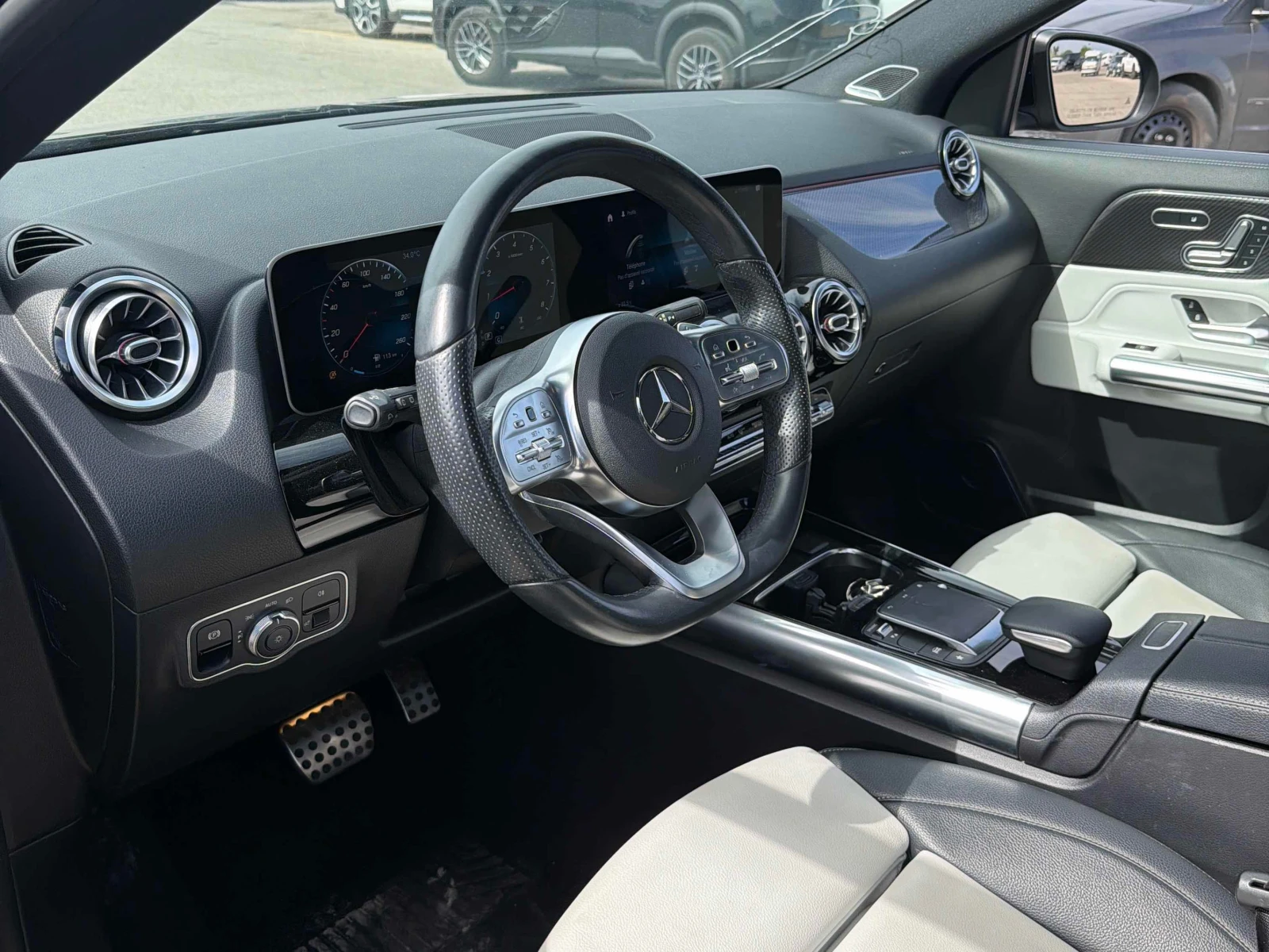 Mercedes-Benz GLA 250 АМГ ПАКЕТ/CARFAX/ПОДГРЕВ/ПАМЕТ/ПАНОРАМА/, снимка 5 - Автомобили и джипове - 56122215