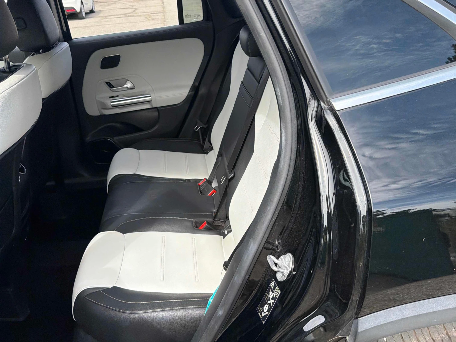 Mercedes-Benz GLA 250 АМГ ПАКЕТ/CARFAX/ПОДГРЕВ/ПАМЕТ/ПАНОРАМА/, снимка 11 - Автомобили и джипове - 56122215