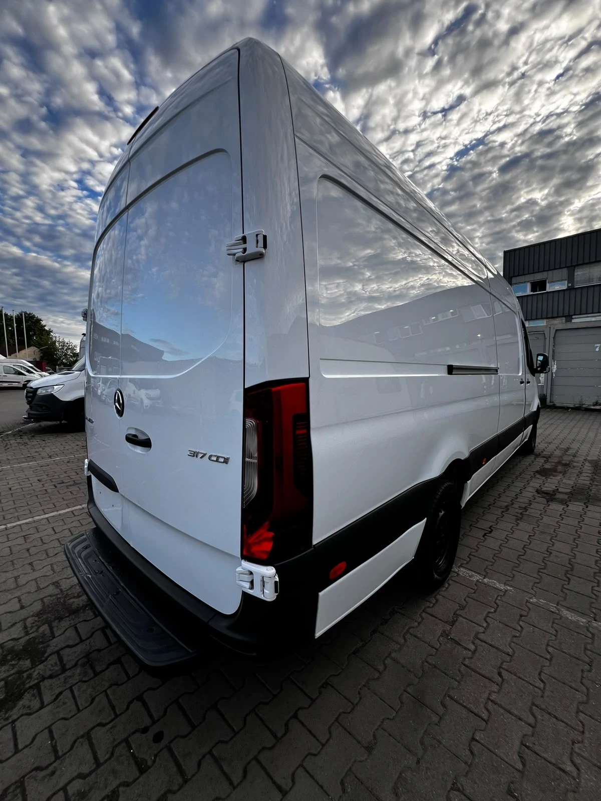 Mercedes-Benz Sprinter 317 хладилен за лекарства топ състояние , снимка 3 - Бусове и автобуси - 55270863