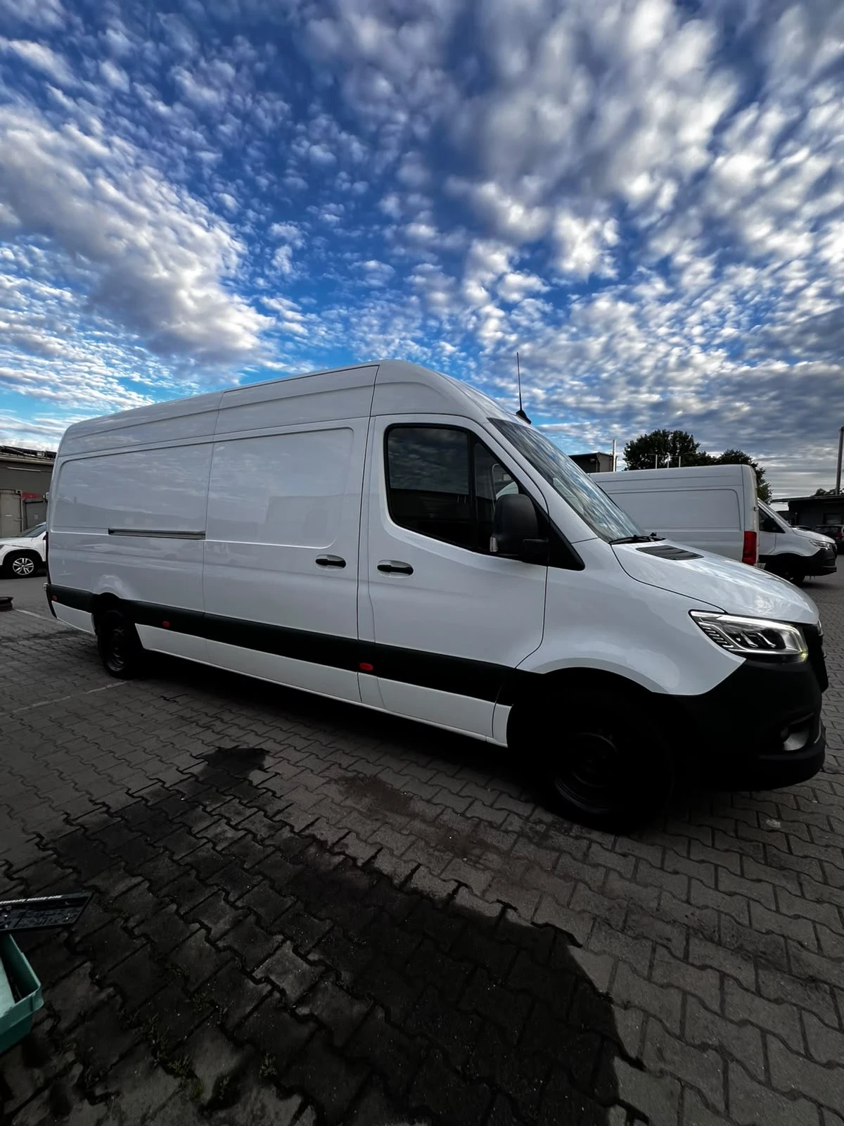 Mercedes-Benz Sprinter 317 хладилен за лекарства топ състояние , снимка 2 - Бусове и автобуси - 55270863