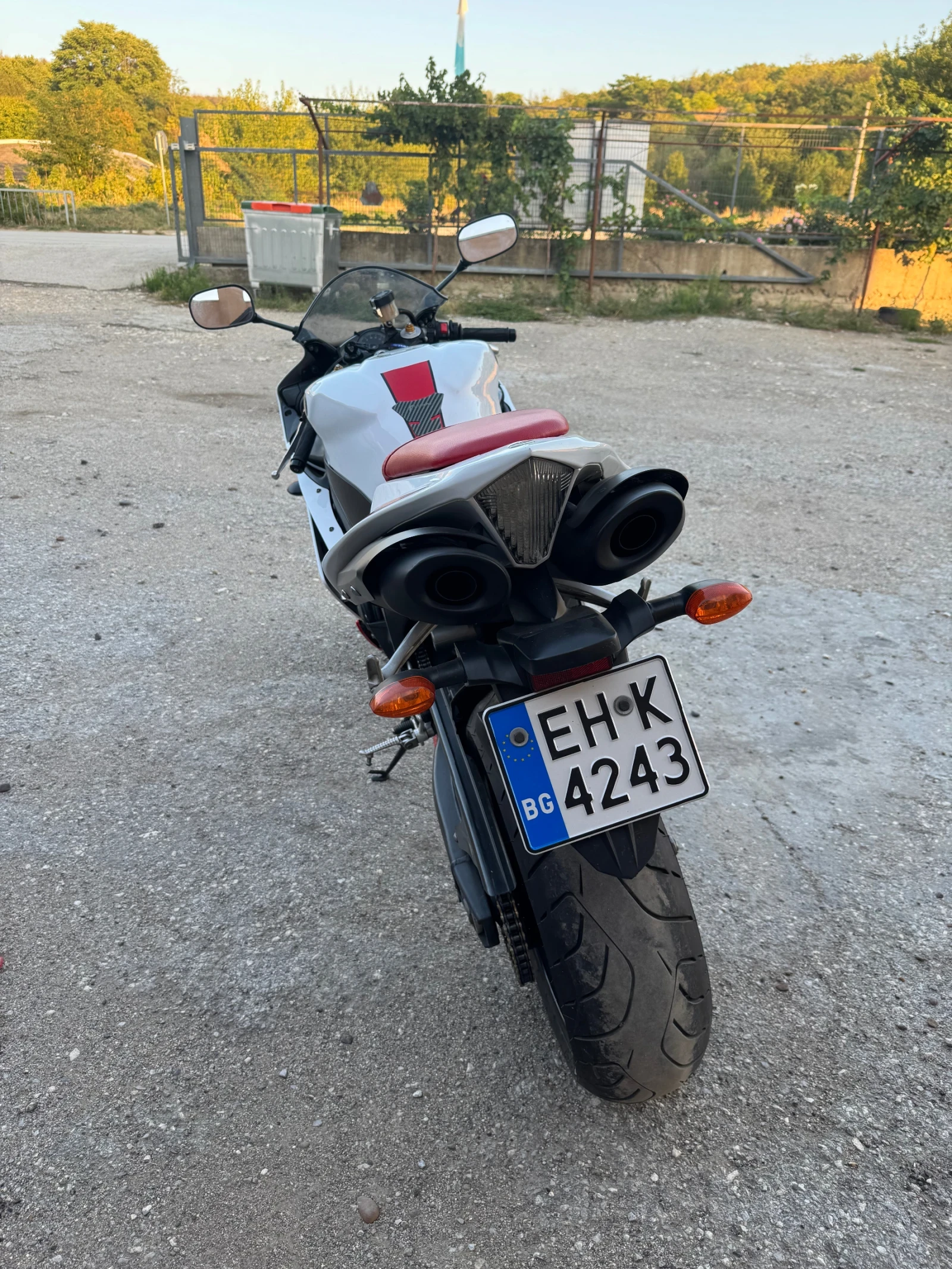 Yamaha YZF-R1 | Mobile.bg   12