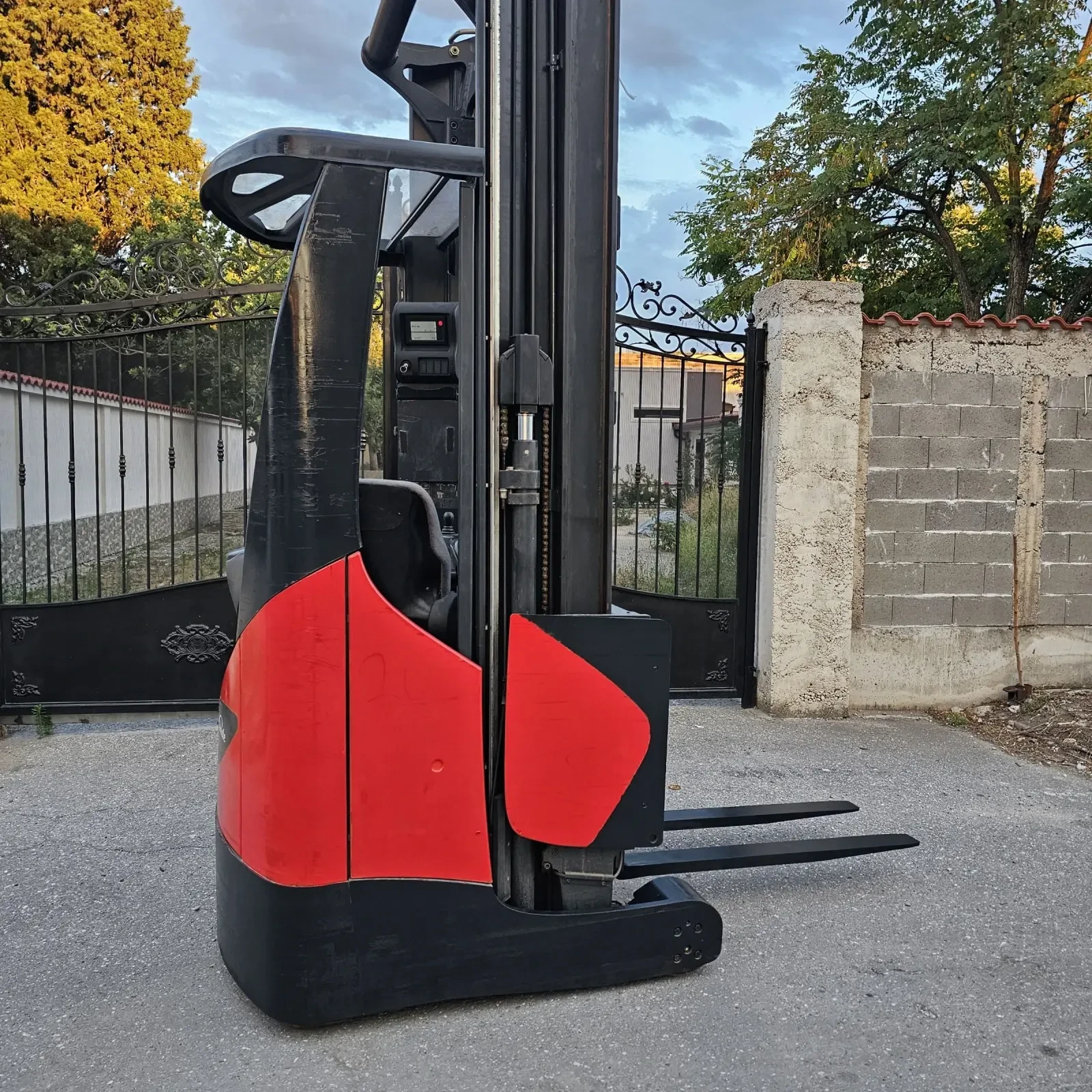 Електрокар Linde R14X 2015, снимка 10 - Индустриална техника - 55225615