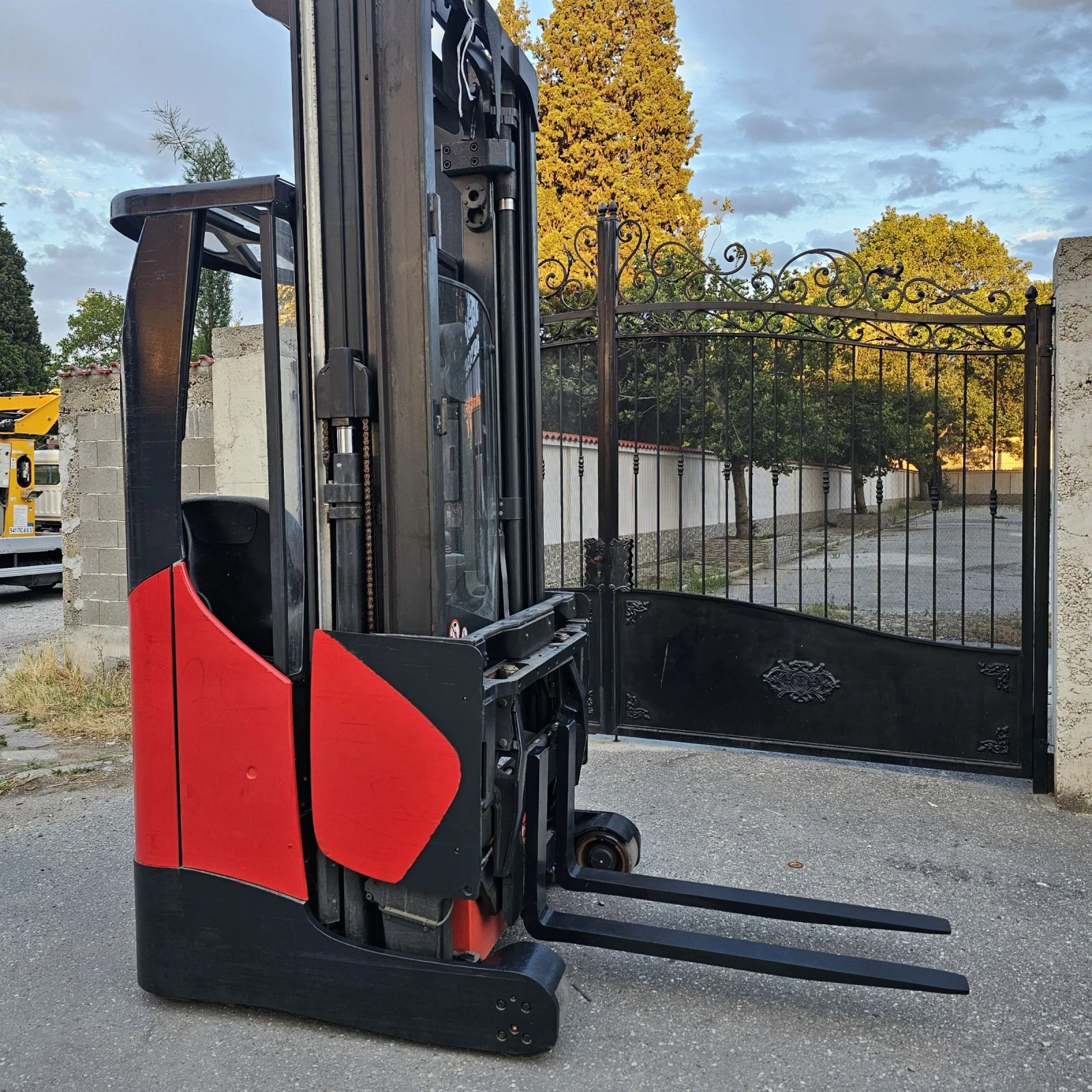 Електрокар Linde R14X 2015, снимка 8 - Индустриална техника - 55225615
