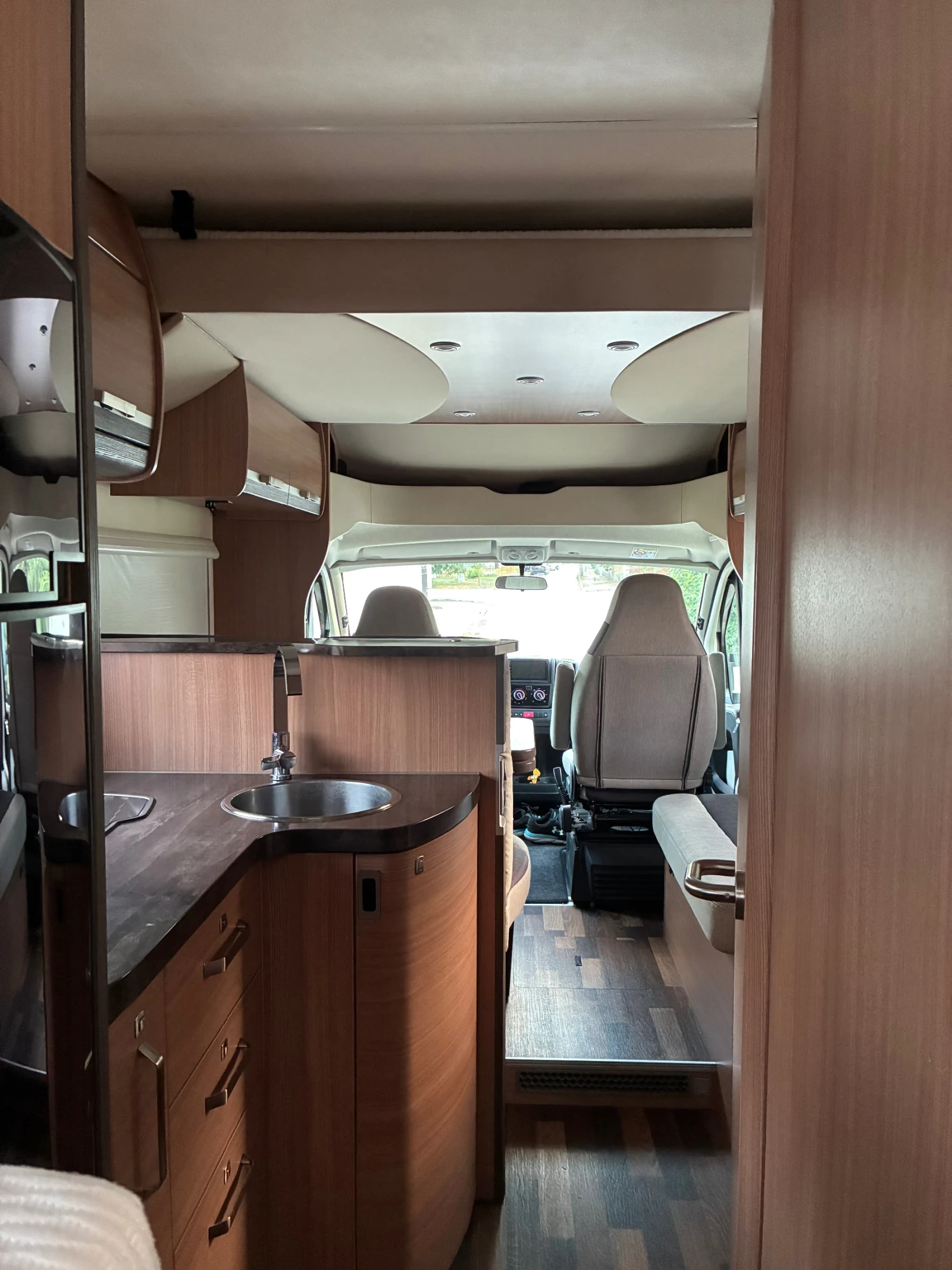  Knaus | Mobile.bg   12