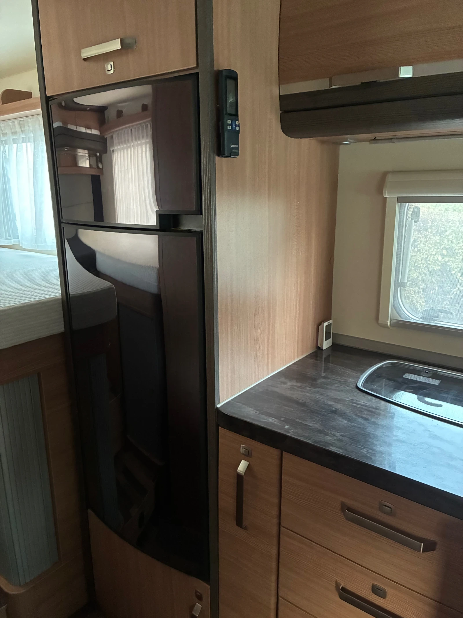  Knaus | Mobile.bg   11