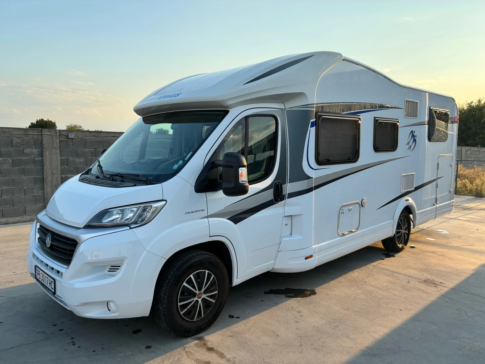  Knaus | Mobile.bg   1