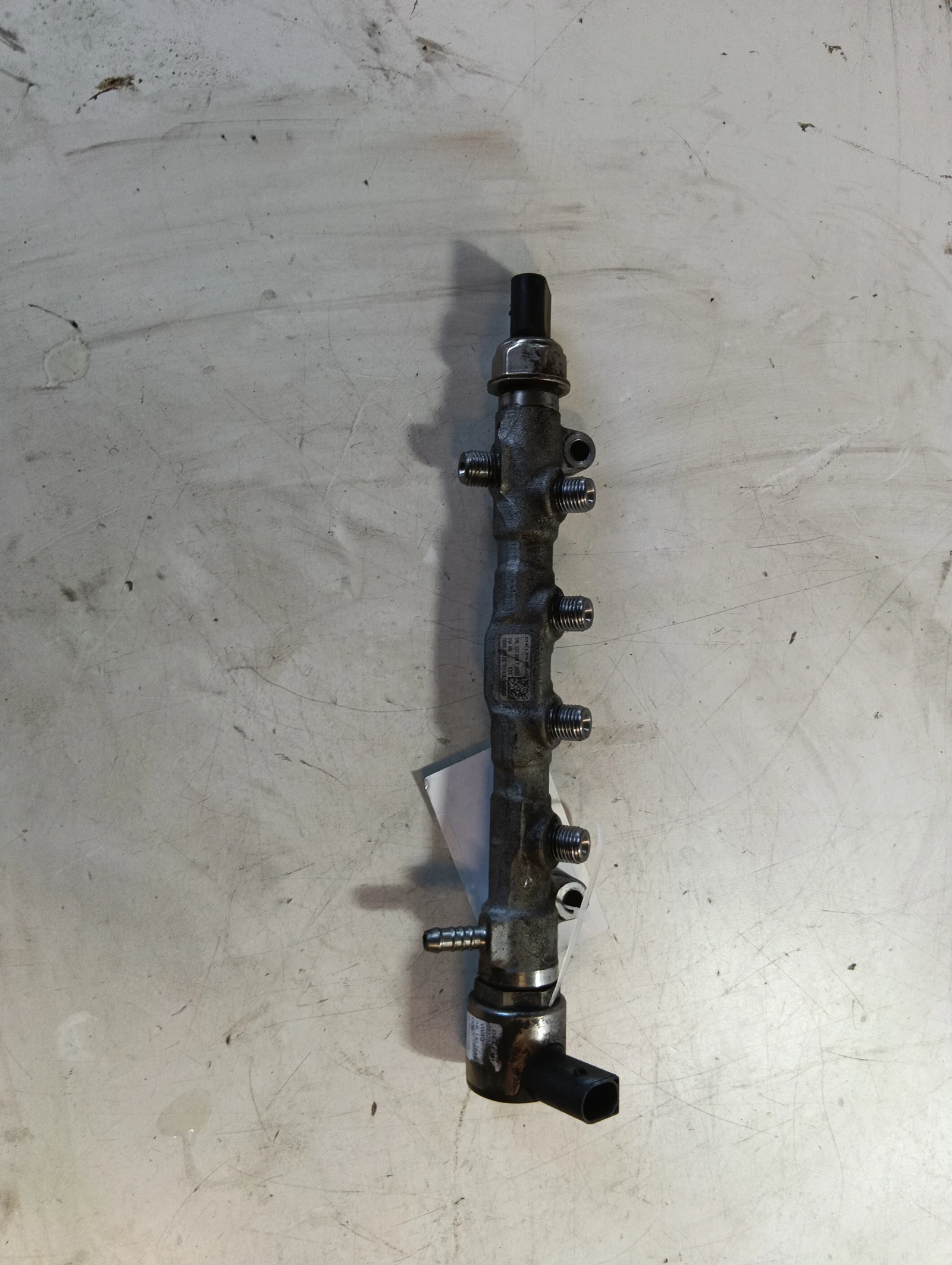 горивна рейка 1.6 TDI 04L130089F 04L130764B 04L906054 Skoda Octavia