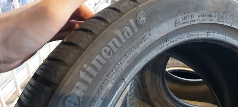 Гуми Зимни 235/45R18, снимка 4 - Гуми и джанти - 34695707