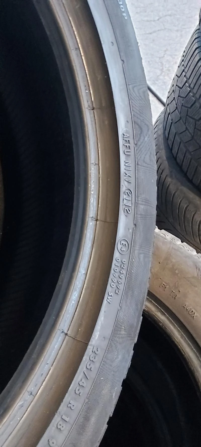 Гуми Зимни 235/45R18, снимка 8 - Гуми и джанти - 34695707