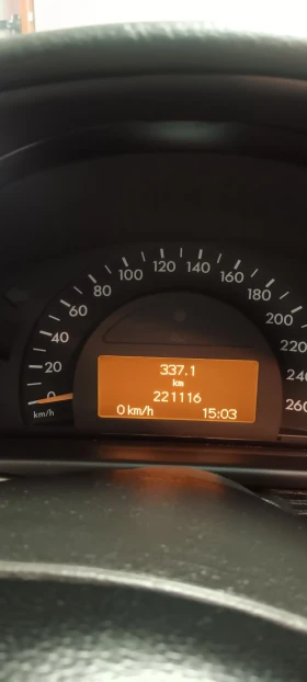 Mercedes-Benz C 200, снимка 11