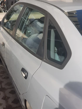 Hyundai Elantra 1.6GL New Face, снимка 10