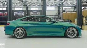 BMW M4 Competition Heritage Edition 1/750, снимка 3