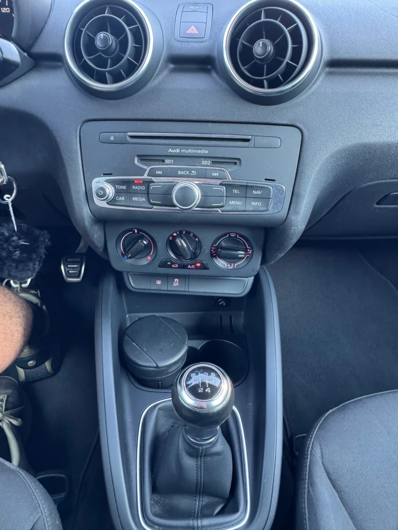 Audi A1 1.4TDI S-line, снимка 10 - Автомобили и джипове - 52299576