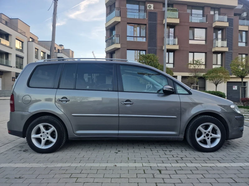 VW Touran, снимка 6 - Автомобили и джипове - 52423701
