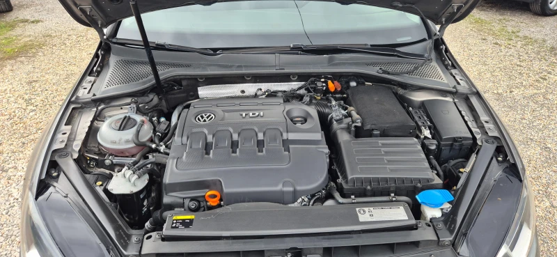 VW Golf 1.6TDI HIGHLINE, снимка 17 - Автомобили и джипове - 52552153