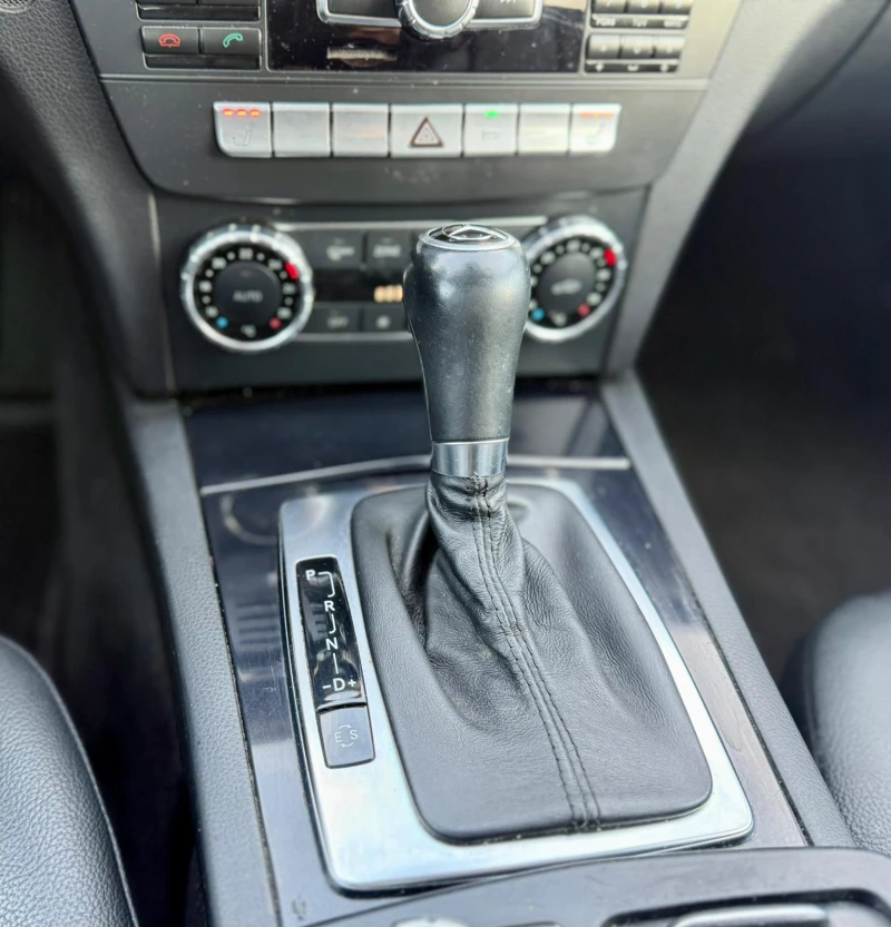 Mercedes-Benz C 180 CDI * Подгреви * BLUE EFFICIENCY* FACE, снимка 13 - Автомобили и джипове - 52630188