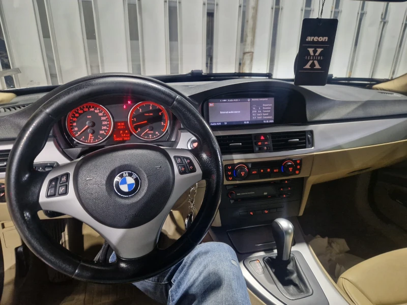 BMW 330 XD, снимка 10 - Автомобили и джипове - 53433736