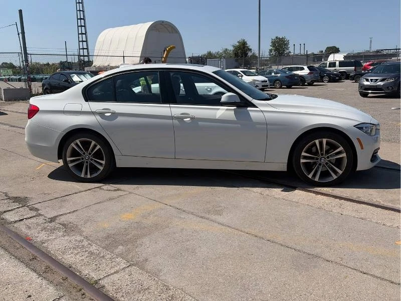 BMW 330 * xDrive * 2 КЛЮЧА * ЛИЦЕНЗИРАН ДИЛЪР * CARFAX, снимка 3 - Автомобили и джипове - 55602474