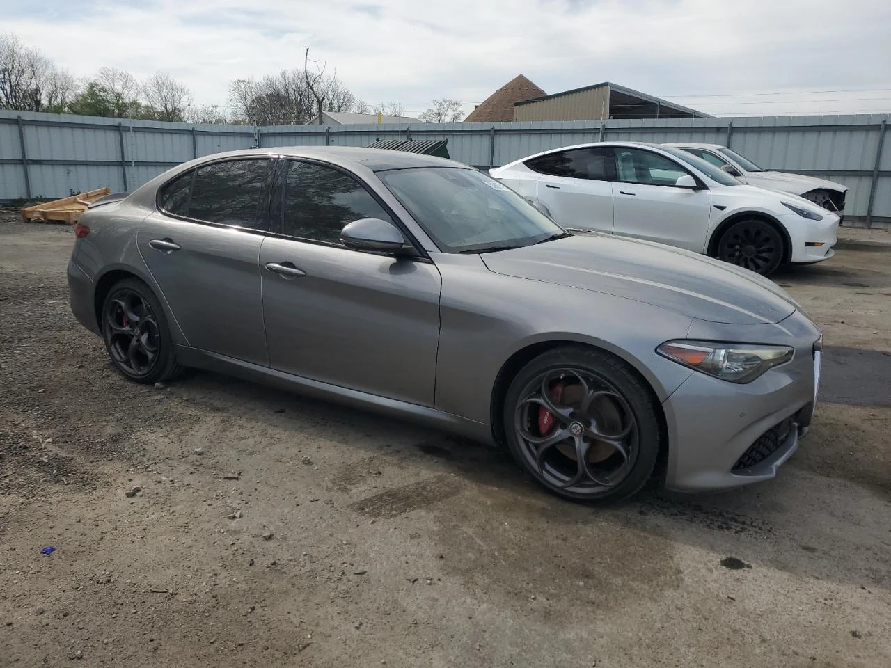 Alfa Romeo Giulia Ti 280кс * Възможност за Лизинг*  - изображение 4
