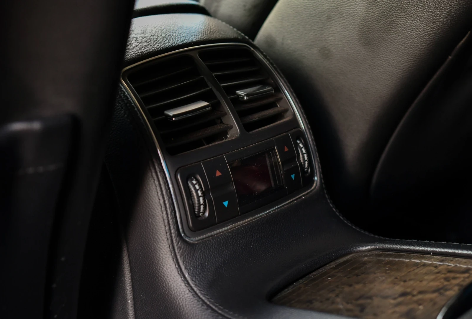 Mercedes-Benz CLS 320  - изображение 9