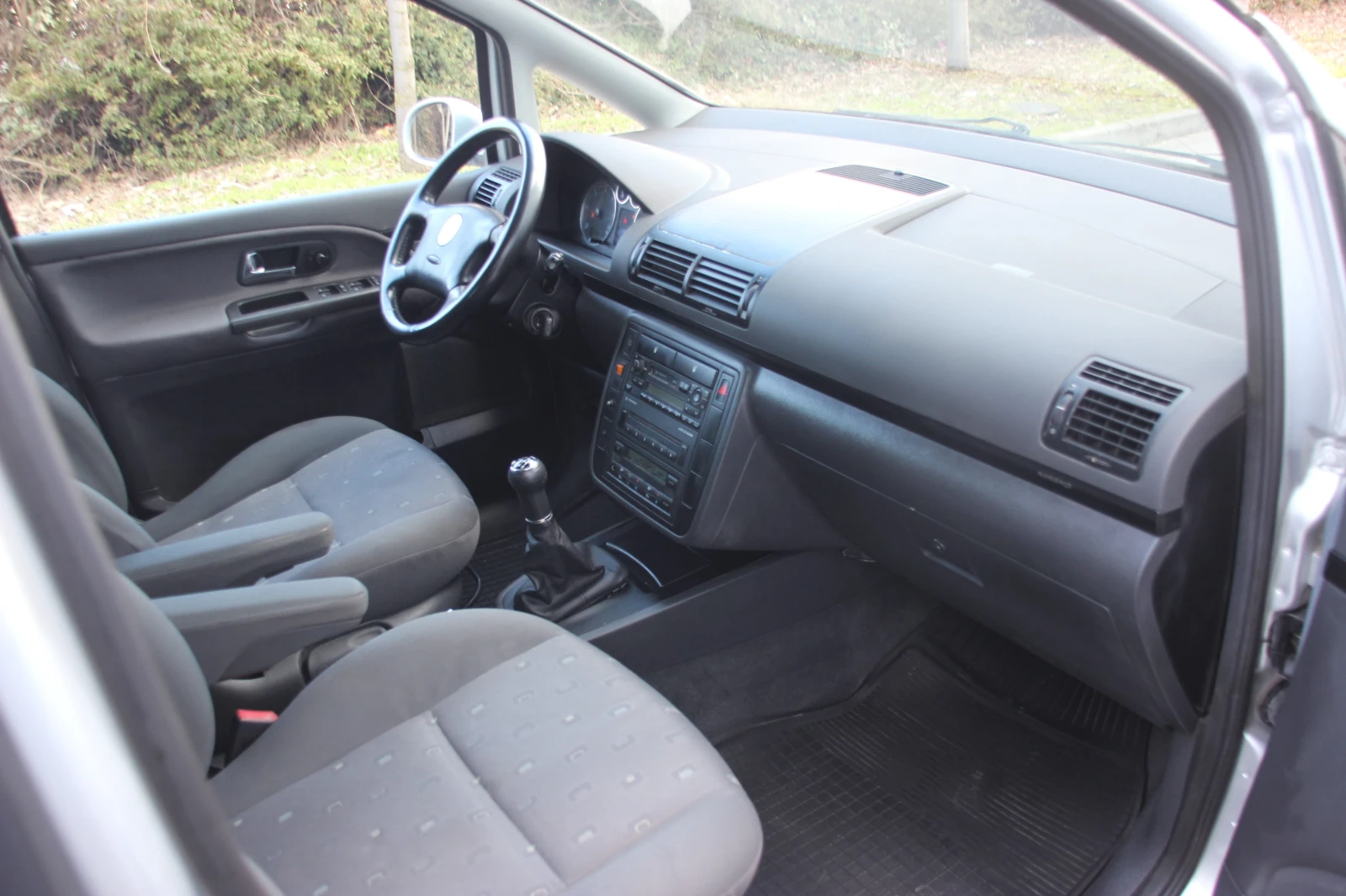 VW Sharan 1.9 TDI 131 кс. 6+ 1 МЕСТА НОВ ВНОС   - изображение 10