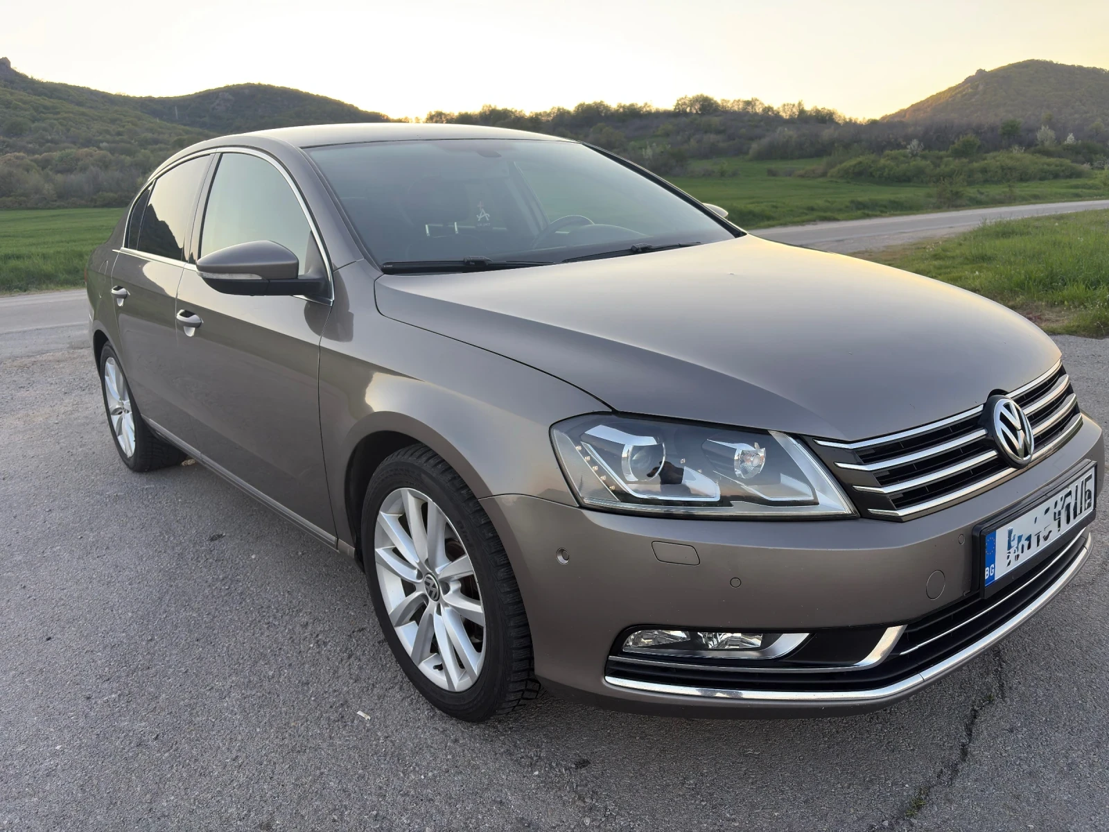 VW Passat 2.0 TDI LED, снимка 7 - Автомобили и джипове - 54246903